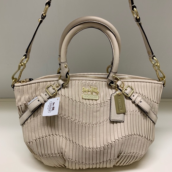 New coach handbag - Picture 5 of 6